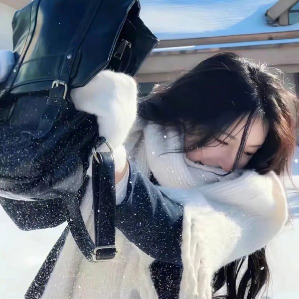 闪婚后总裁夫妇的马甲捂不住了